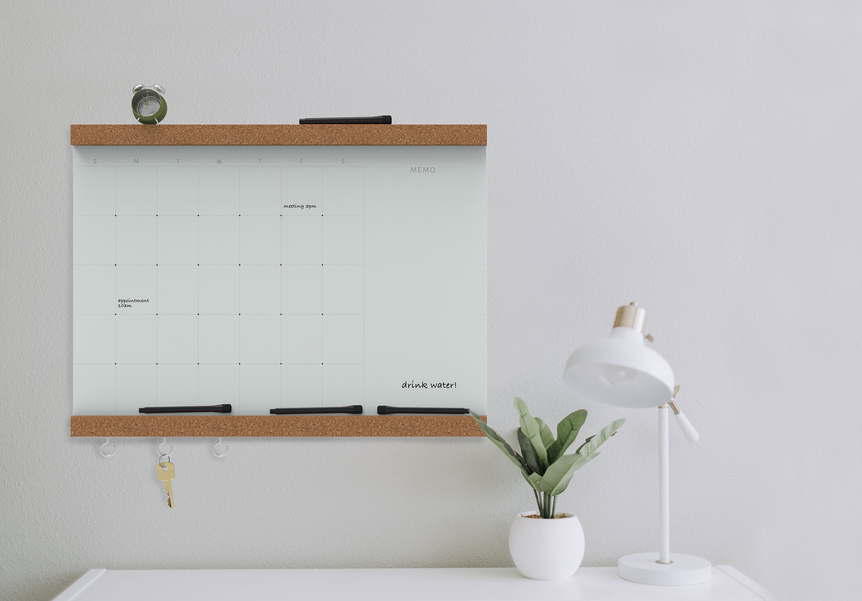 glassencorque medium monthly + memo magnetic glass dry-erase & cork board