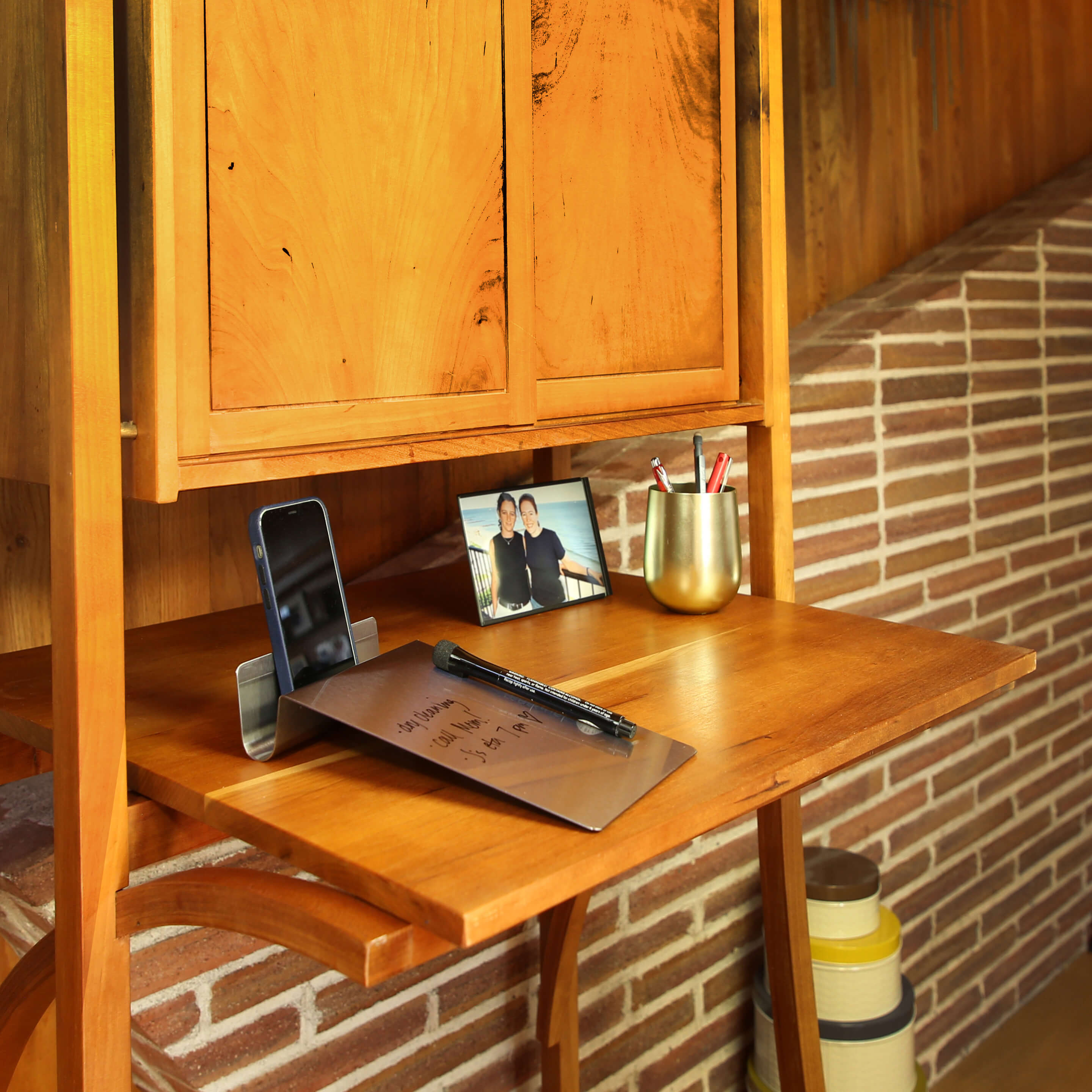 metal desktop to·do board