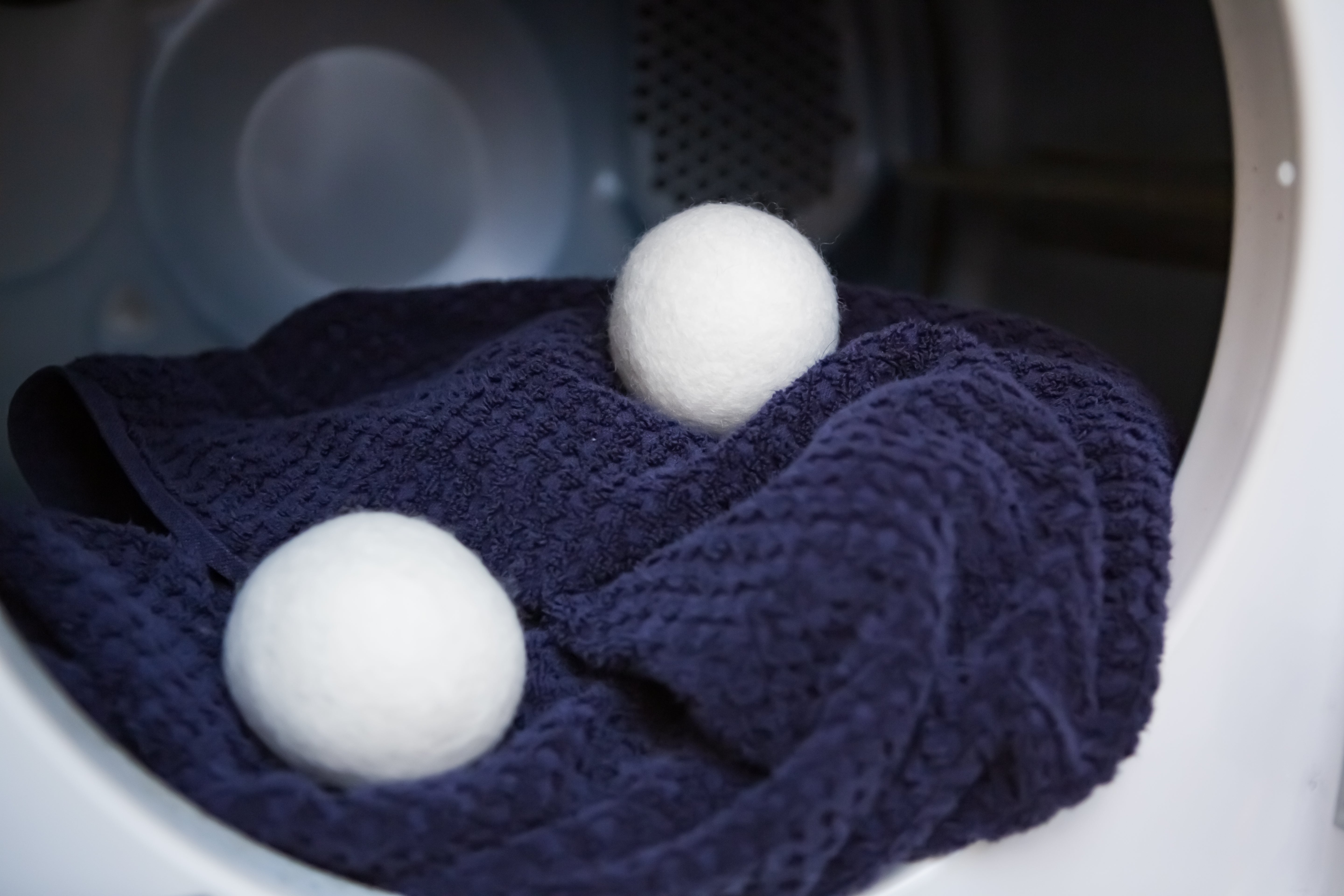 felt·like·it!™ dryer balls + storage bin s/6 WHITE + GRAY in BLUE felt bin