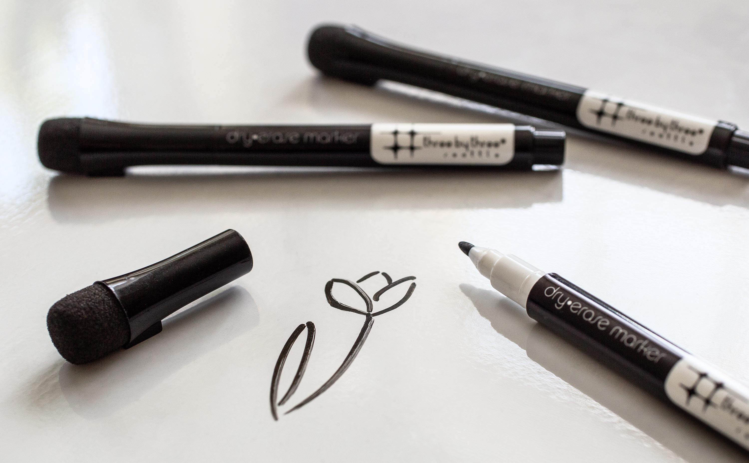 up·date!™ silicone monthly planner + mark·up! dry·erase markers
