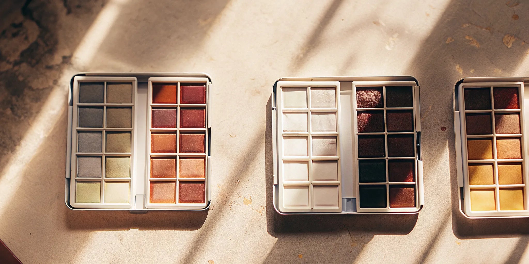 The best travel watercolor paint sets with compact designs and vibrant pigments.