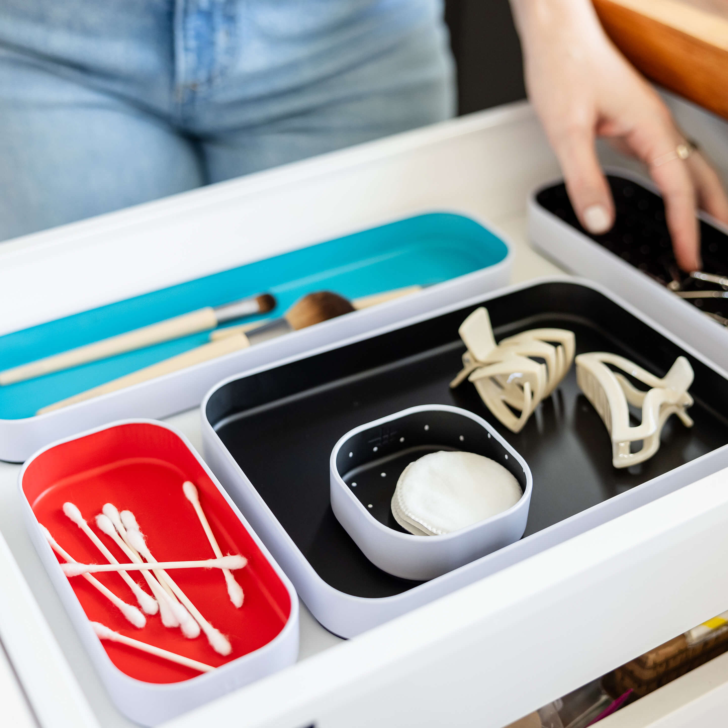 The 15-Minute Drawer Reset: One Drawer a Week Until Your Whole House Works